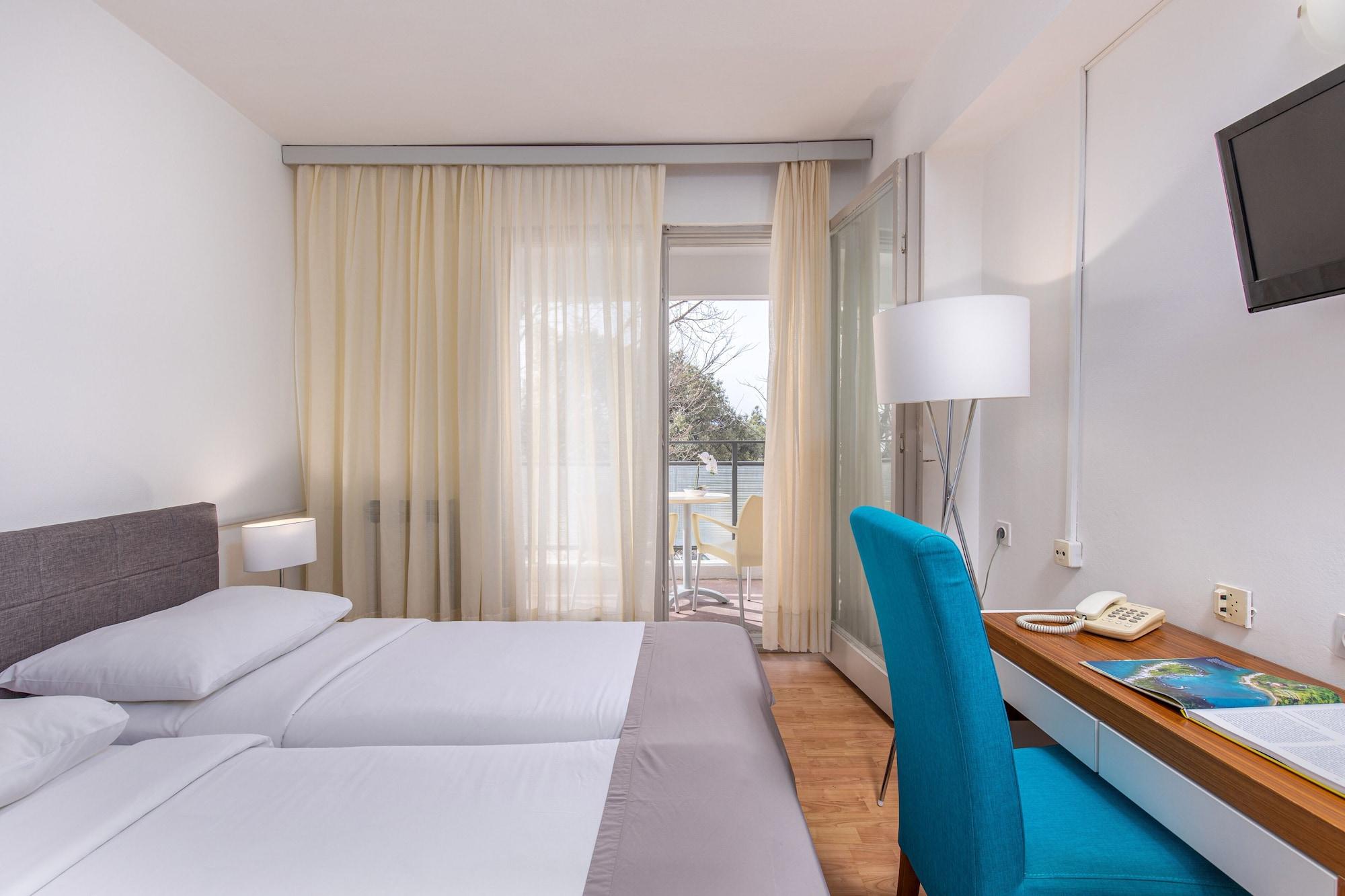 Zagreb 2* Crikvenica