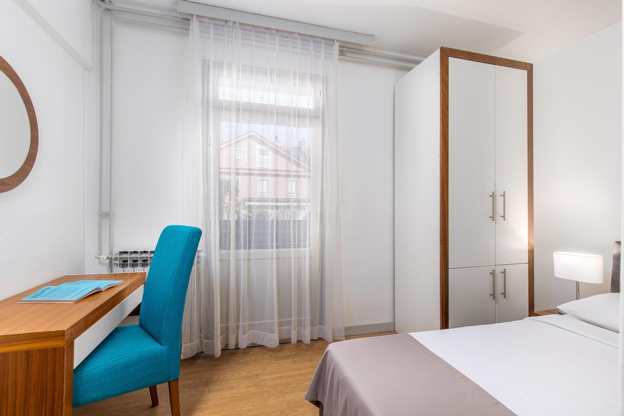 Zagreb 2* Crikvenica