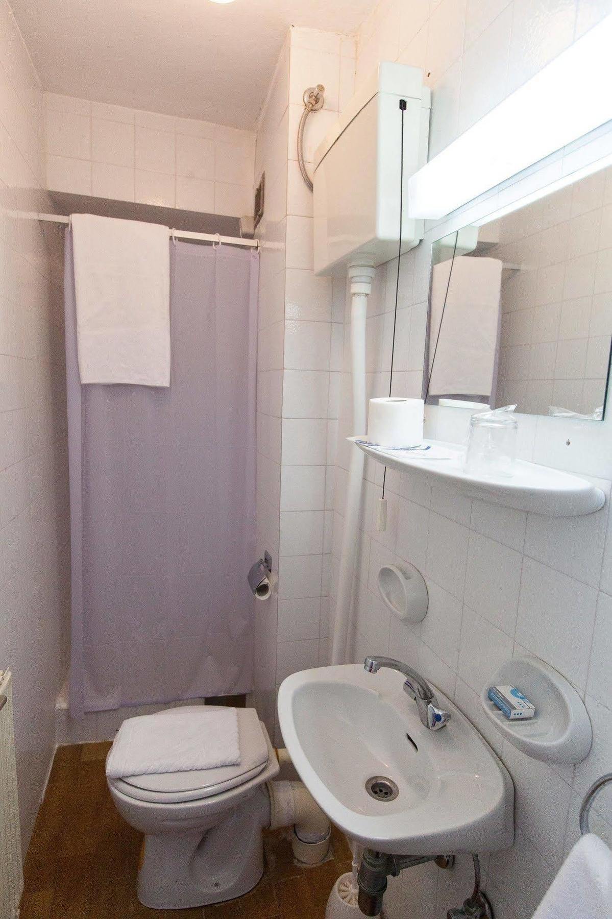 Zagreb Hotel 2*